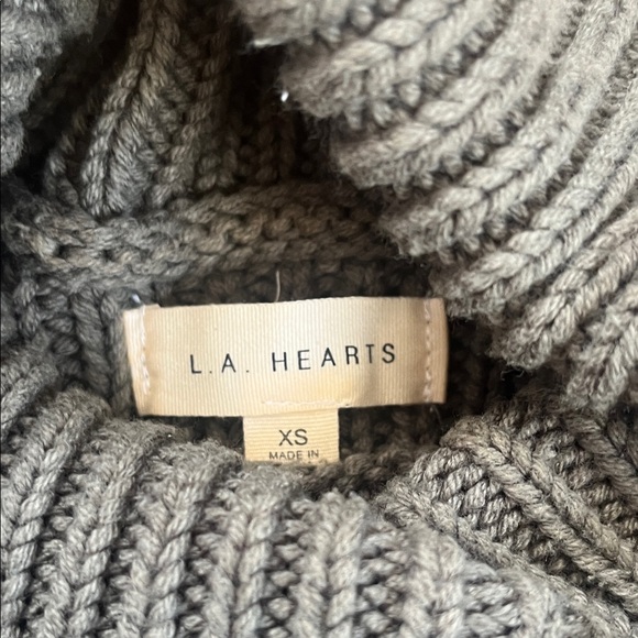 La Hearts Forest Green Ribbed Turtleneck Sweater - Picture 4 of 6